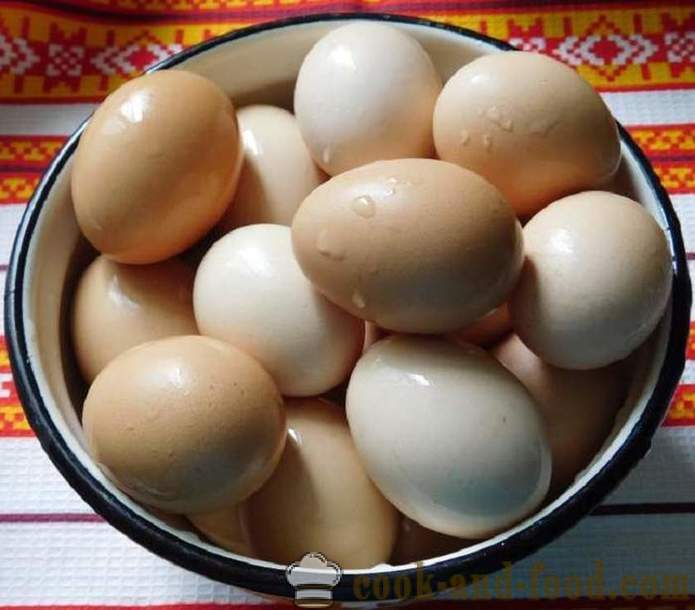 Kaip dažyti kiaušinius svogūnų odos su modelio arba vienodai - receptas su nuotrauka - žingsnis per teisingą spalvos kiaušinius svogūnų odos