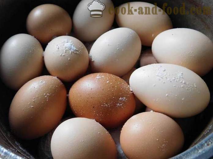 Kaip dažyti kiaušinius svogūnų odos su modelio arba vienodai - receptas su nuotrauka - žingsnis per teisingą spalvos kiaušinius svogūnų odos