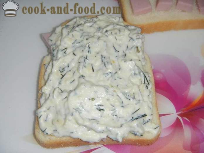 Paprasta receptai karštų sumuštinių su sūriu ir dešra skubotai