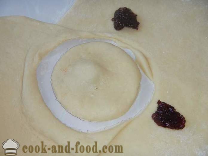 Lush mielių spurgos užpildyti su uogiene - kaip tai padaryti spurgos ant sausų mielių ir pieno, žingsnis po žingsnio receptas nuotraukomis