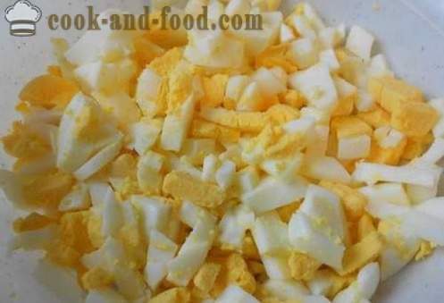 Grybų salotos su grybais, sūriu ir kiaušiniais. Paprasta, skanu ir sveika receptas su nuotraukomis.
