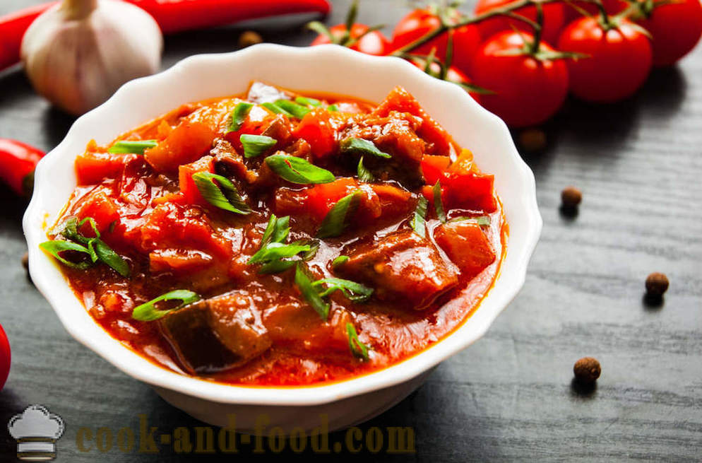 Troškinti baklažanai su pomidorais: skanu ir paprasta!