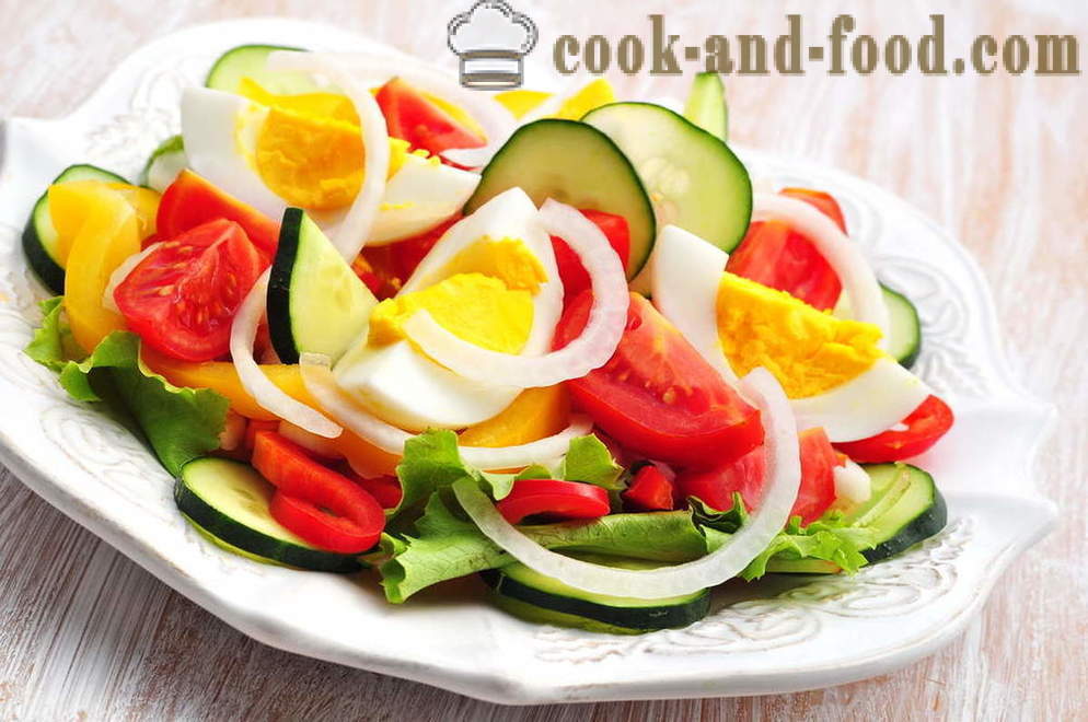 Patiekti prie stalo salotos pomidorai, agurkai ir kiaušiniai - Video receptai namuose